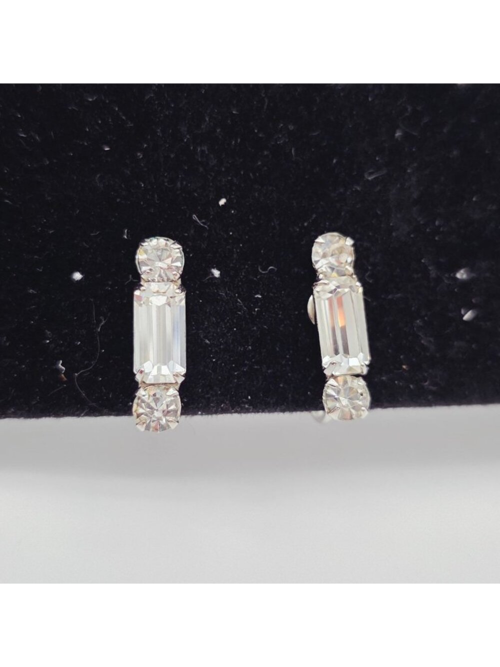 Vintage Crystal Rhinestone Screw Back Earrings Elegant Clear Stones Art Deco Sty